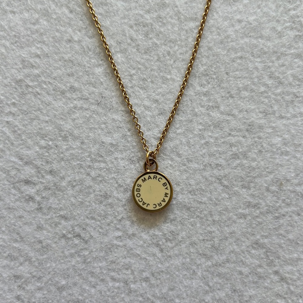 ✨SOLD✨Marc By Marc Jacob gold necklace - Picture 2 of 4